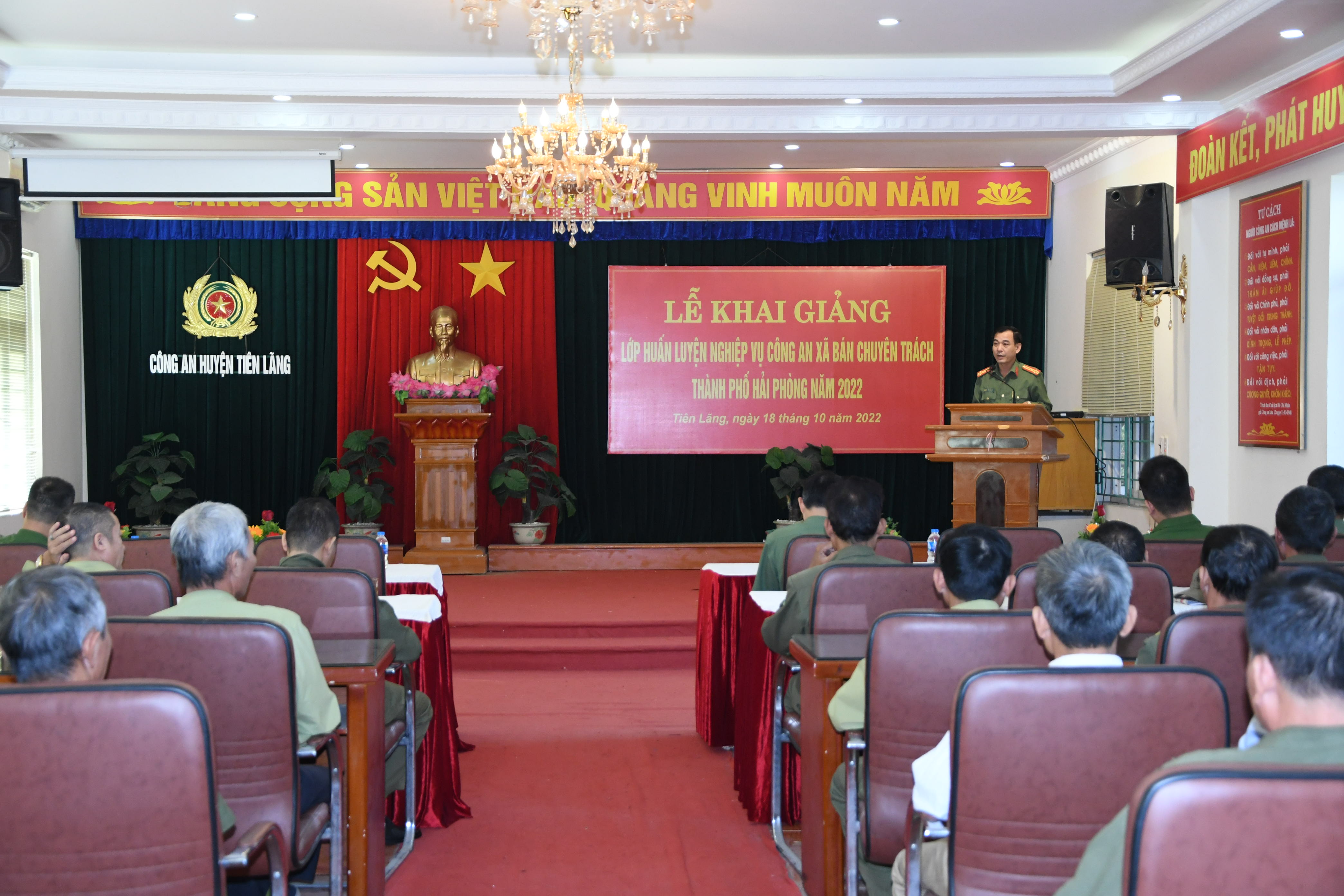 Khai giảng lớp huấn luyện nghiệp vụ Công an xã bán chuyên trách năm 2022 địa bàn huyện Tiên Lãng và Kiến Thụy